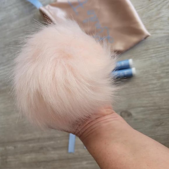 Pink Faux Fox Fur Snap-on POM POM for Toques. LARGE LUXURY 4"+ size - Picture 3 of 7